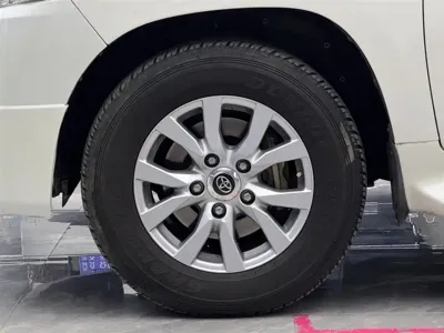 Toyota Land Cruiser 2018, 129800 км, за 518000 CNY