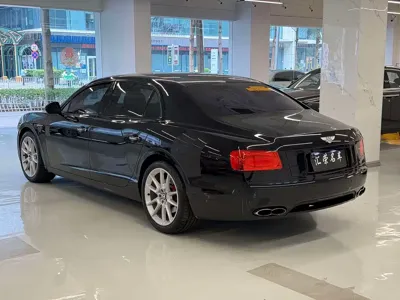Bentley Flying Spur 2018, 70000 км, за 698000 CNY - фото 9