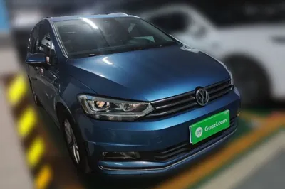 Volkswagen Touran 2016, 129800 км, за 54436.68 CNY