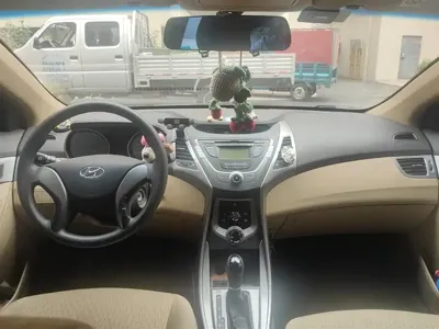 Hyundai Elantra Langdong 2012, 81100 км, за 15900 CNY - фото 12