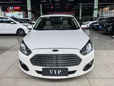 Ford Escort 2016, 100000 км, за 14900 CNY