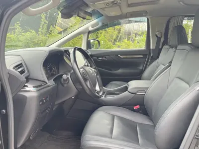 Toyota Vellfire 2022, 77000 км, за 438000 CNY