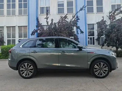 Hongqi 红旗HS6 PHEV 2026, 1000 км, за 175799 CNY
