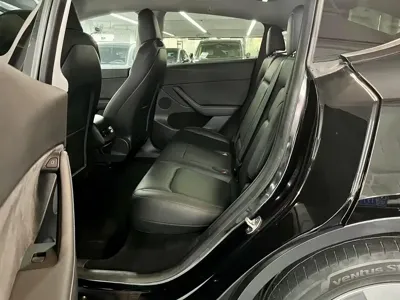 Tesla Model Y 2021, 170000 км, за 119800 CNY