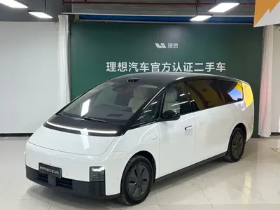 Li Auto Li MEGA · 2025 год