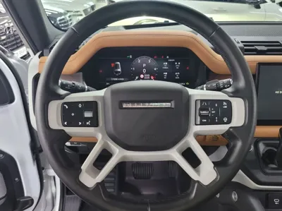 Land Rover Defender 2023, 28212 км, за 93000000 KRW