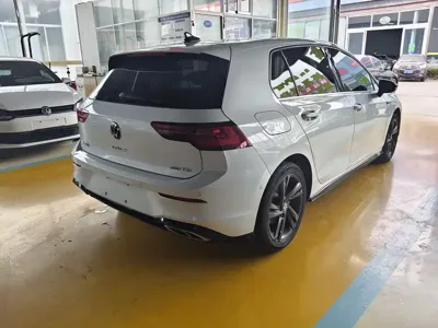 Volkswagen Golf 2022, 42000 км, за 118800 CNY