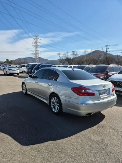 Hyundai Genesis 2012, 77381 км, за 5500000 KRW - фото 3