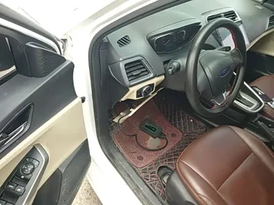 Ford Escort 2017, 52699 км, за 26500 CNY - фото 16