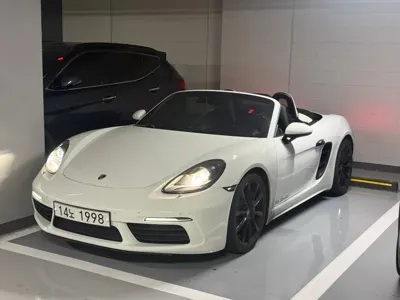 Porsche 718 · 2017 год