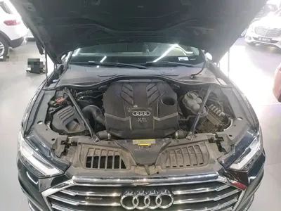 Audi A8 2019, 129900 км, за 299200 CNY - фото 16