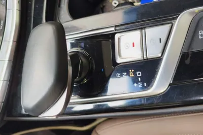 Geely Auto Emgrand GT 2020, 61900 км, за 42355.47 CNY - фото 15