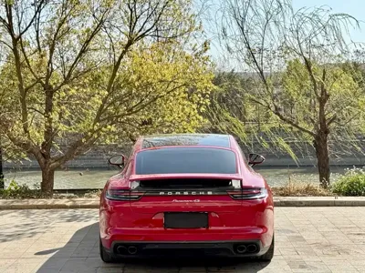 Porsche Panamera 2019, 57000 км, за 459799 CNY