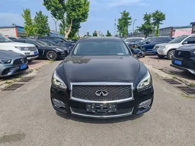 Infiniti Q70 2015, 92000 км, за 63000 CNY