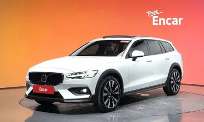 Volvo V60 · 2023 год