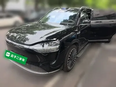AITO 问界 AITO M9 · 2025 год