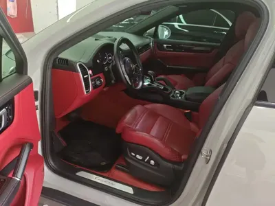 Porsche Cayenne 2021, 60000 км, за 445000 CNY