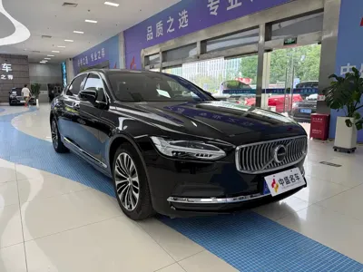 Volvo S90 2024, 35000 км, за 179800 CNY