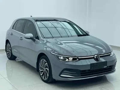 Volkswagen Golf 2022, 45000 км, за 97800 CNY