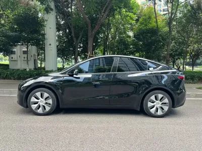 Tesla Model Y 2023, 60000 км, за 159800 CNY - фото 4