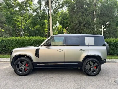 Land Rover Defender 2025, 1800 км, за 765800 CNY - фото 3