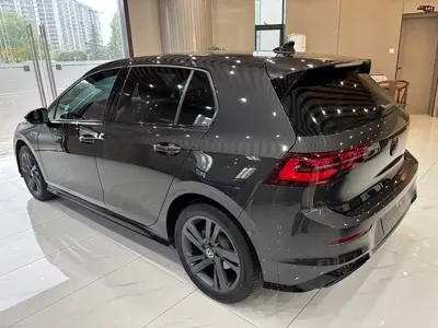 Volkswagen Golf 2023, 49000 км, за 138800 CNY