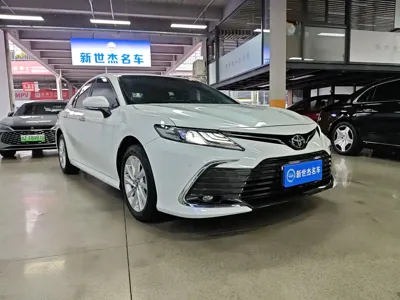 Toyota Camry 2023, 73000 км, за 105800 CNY