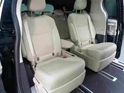 Toyota Granvia 2024, 32599 км, за 235799 CNY - фото 11