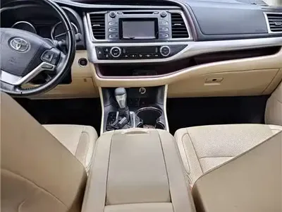 Toyota Highlander 2016, 120000 км, за 88800 CNY - фото 10