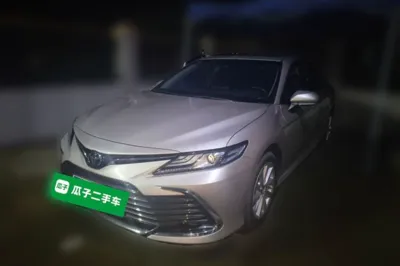 Toyota Camry · 2023 год