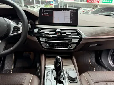 BMW 5 Series 2022, 81000 км, за 208000 CNY - фото 14