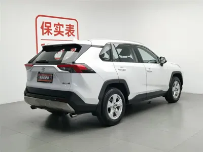 Toyota RAV4 2023, 37900 км, за 96700 CNY