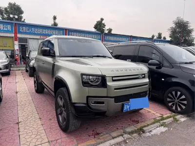 Land Rover Defender 2022, 41000 км, за 518000 CNY