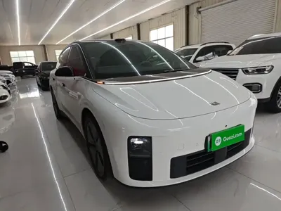 Li Auto 理想i6 2026, 13300 км, за 231200 CNY
