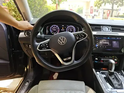 Volkswagen Magotan 2023, 60900 км, за 121100 CNY