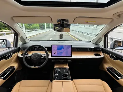 GAC Motor 传祺E8 PHEV 2024, 12000 км, за 139800 CNY - фото 14