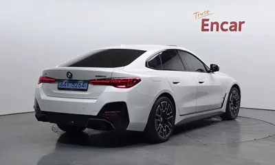 BMW i4 2025, 4467 км, за 999990000 KRW