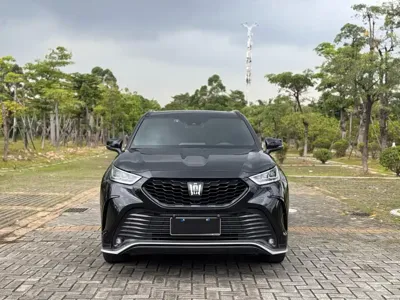 Toyota Crown Kluger 2023, 40000 км, за 198000 CNY