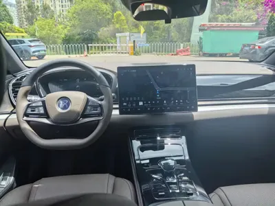 BYD Han 2025, 18000 км, за 112000 CNY