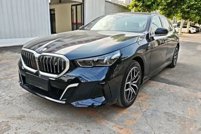 BMW i5 · 2024 год