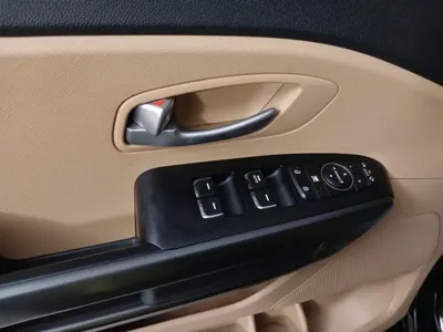Kia Canival 2016, 95252 км, за 13500000 KRW - фото 9