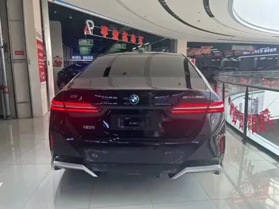 BMW i5 2024, 9000 км, за 188800 CNY - фото 5