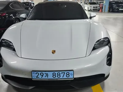 Porsche Taycan · 2024 год