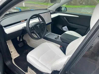 Tesla Model Y 2021, 140000 км, за 119800 CNY