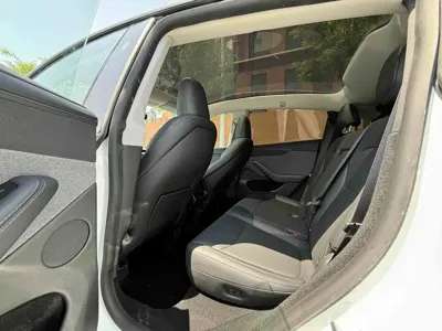 Tesla Model Y 2025, 37000 км, за 189800 CNY - фото 6
