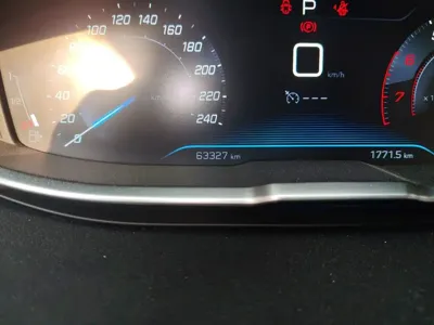 Peugeot 5008 2018, 63300 км, за 53900 CNY - фото 5