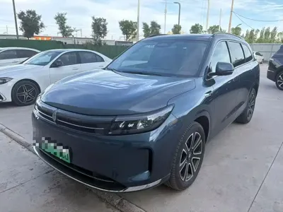 AITO 问界 AITO M7 · 2025 год