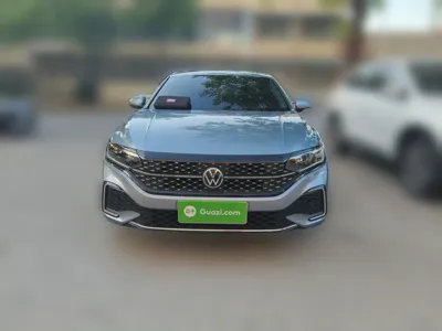 Volkswagen Passat 2023, 40199 км, за 123111.22 CNY