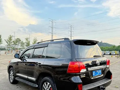Toyota Land Cruiser 2016, 170000 км, за 231800 CNY - фото 9