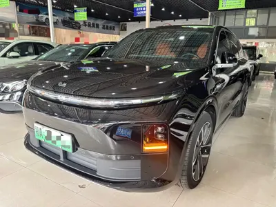 Li Auto Li L6 · 2024 год